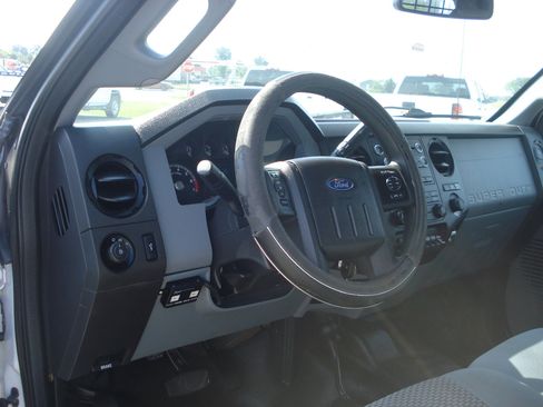 Used 2016 Ford F250 XL w/ Power Equipment Group image 36