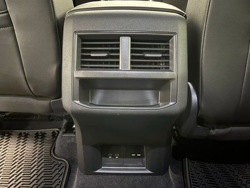 Used 2023 Volkswagen Atlas Cross Sport SE AWD/4WD image 16