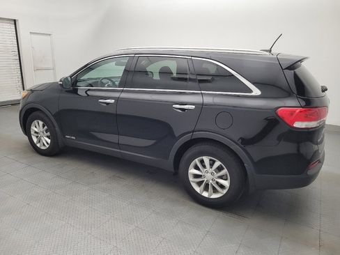 Used 2017 Kia Sorento AWD image 3