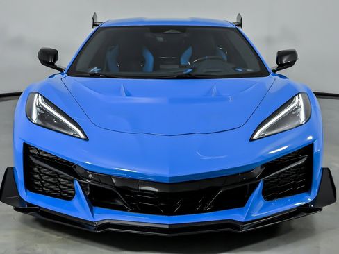Used 2024 Chevrolet Corvette Z06 w/ Z07 Performance Package RWD image 4