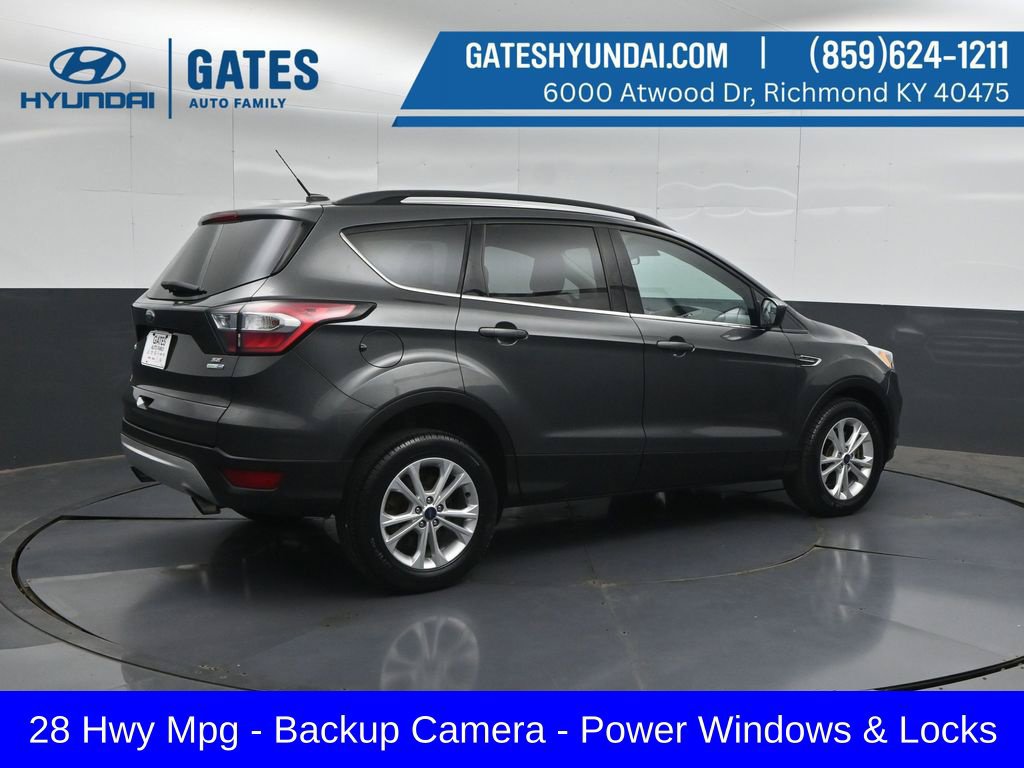 Used 2018 Ford Escape SE AWD/4WD image 2