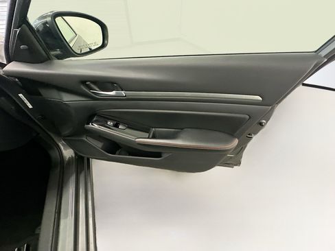 Used 2025 Nissan Altima 2.5 SR FWD image 32