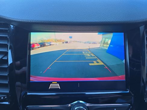 Used 2020 Chevrolet Trax LT w/ LT Convenience Package image 10