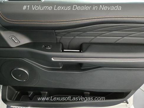Used 2023 Ford Expedition Platinum AWD/4WD image 25