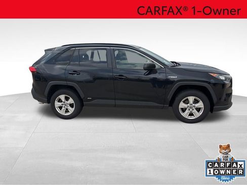 Used 2019 Toyota RAV4 LE w/ Carpet Mat Package image 2