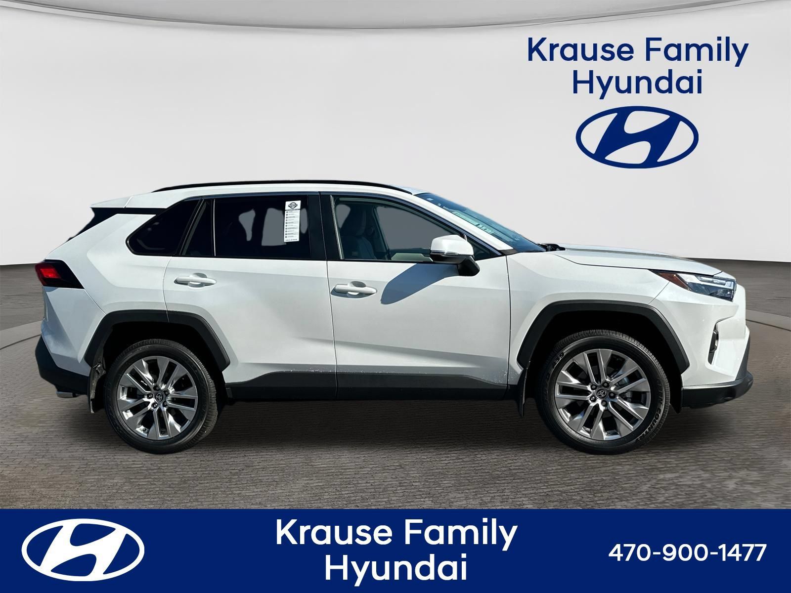 Used 2025 Toyota RAV4 XLE Premium w/ Weather Package FWD image 9