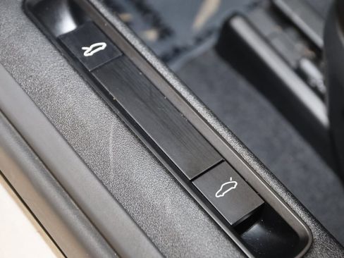 Used 2020 Porsche 911 Carrera S image 42