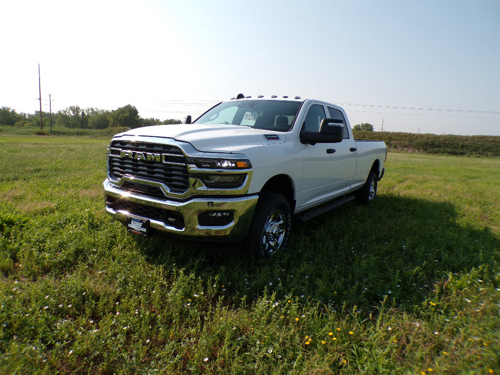 New 2026 RAM 2500 Tradesman AWD/4WD image 9