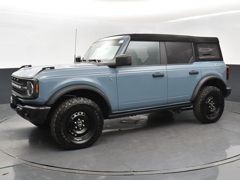 Used 2023 Ford Bronco Black Diamond image 1