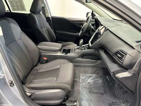 Used 2025 Subaru Outback Premium AWD/4WD image 11
