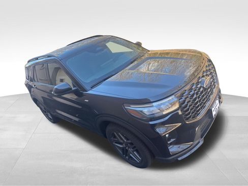 New 2026 Ford Explorer ST-Line w/ ST-Line Street Pack image 7