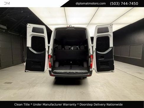 Used 2024 Mercedes-Benz Sprinter 2500 image 39