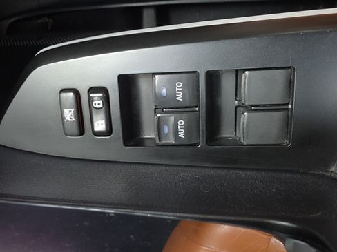 Used 2021 Toyota Tundra Platinum AWD/4WD image 12