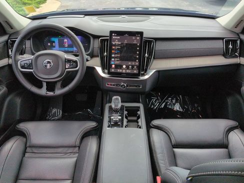Used 2025 Volvo XC90 T8 Ultra w/ Protection Package Premier AWD/4WD image 15
