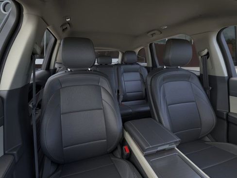 New 2025 Lincoln Nautilus Premier image 10