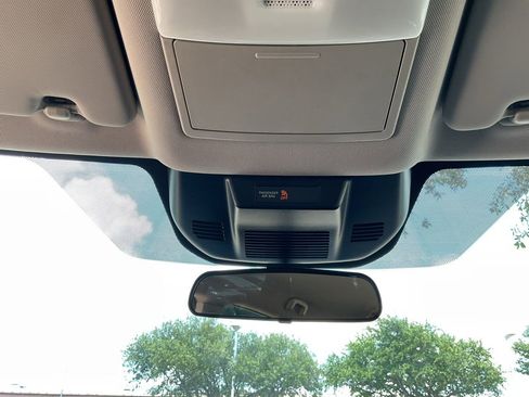 Used 2025 Nissan Rogue SV FWD image 18