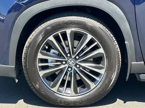 Certified 2026 Toyota Grand Highlander AWD Hybrid image 32
