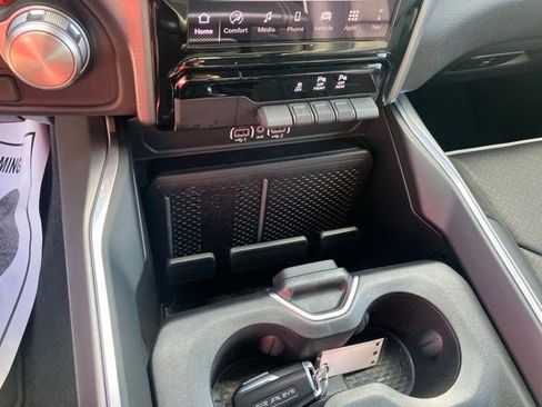 Used 2025 RAM 1500 Laramie w/ Sport Appearance Package AWD/4WD image 18