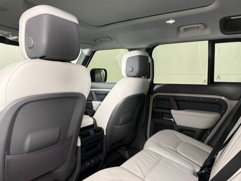 New 2026 Land Rover Defender 110 X-Dynamic SE AWD/4WD image 25