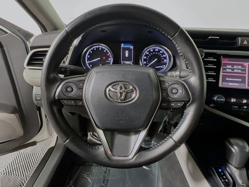 Used 2018 Toyota Camry SE image 18