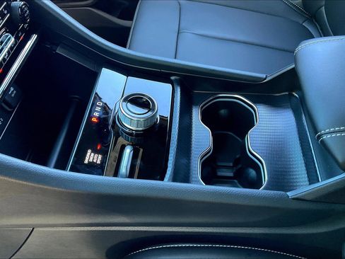 New 2025 Jeep Grand Cherokee Limited w/ Black Appearance Package image 8