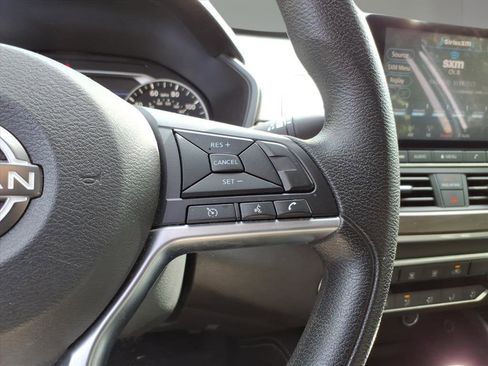 Used 2023 Nissan Altima 2.5 SV image 11