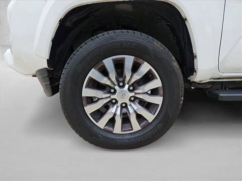 Certified 2020 Toyota Tacoma Limited AWD/4WD image 22