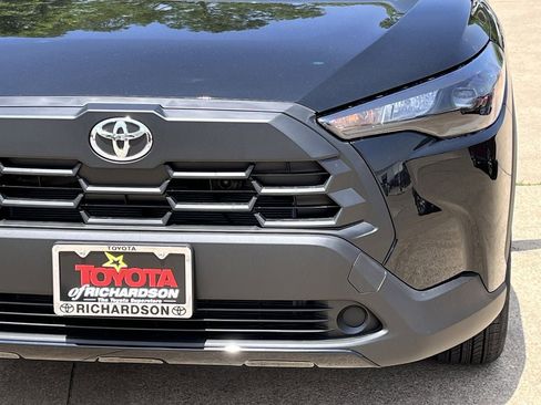 New 2026 Toyota Corolla Cross L FWD image 8