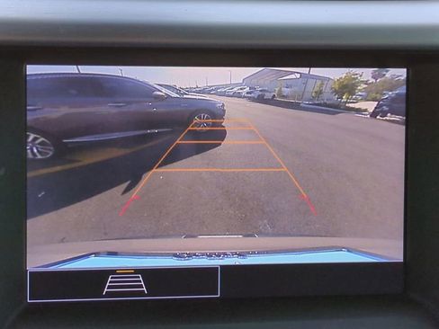 Used 2022 GMC Acadia SLE image 19