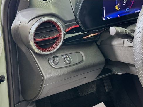 Used 2024 Chevrolet Trax RS image 11