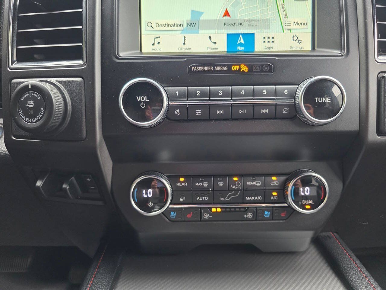 Used 2019 Ford Expedition Limited w/ Equipment Group 303A AWD/4WD image 29