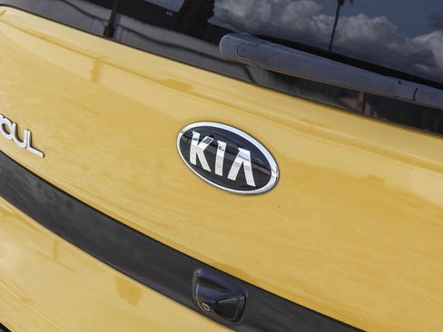 Used 2016 Kia Soul + image 8
