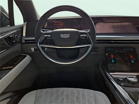 New 2026 Cadillac Escalade IQ Luxury 1 w/ LPO, Floor Liner Package image 19