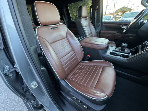 Used 2024 GMC Sierra 1500 Denali Ultimate image 13