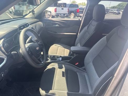 Used 2023 Chevrolet TrailBlazer LT w/ Convenience Package FWD image 8