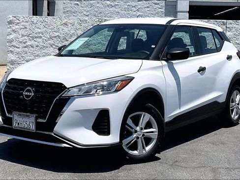 Used 2025 Nissan Kicks Play S FWD image 1