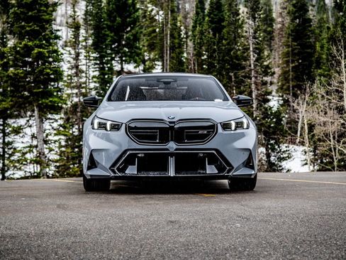 New 2026 BMW M5 w/ Executive Package AWD/4WD image 11