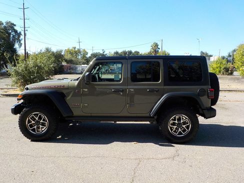 New 2025 Jeep Wrangler Unlimited Rubicon w/ Technology Group image 9