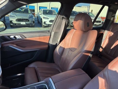 Used 2022 BMW X5 xDrive40i w/ M Sport Package image 14