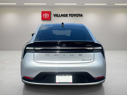 Certified 2024 Toyota Prius Prime FWD image 4