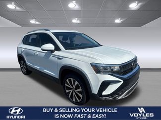 Used 2023 Volkswagen Taos SE image 1