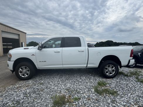 Used 2024 RAM 2500 Laramie AWD/4WD image 1