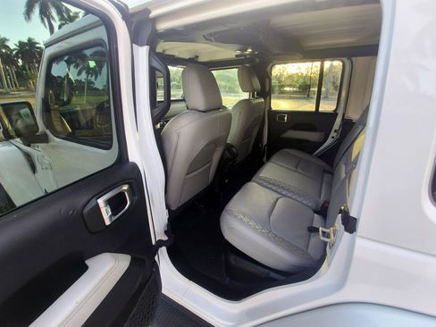 Used 2021 Jeep Wrangler Unlimited Sahara image 26