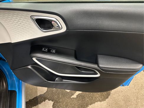 Used 2023 Kia Soul GT-Line image 21