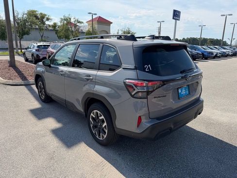 Used 2026 Subaru Forester Premium AWD/4WD image 7