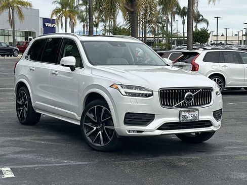 Used 2020 Volvo XC90 T6 Momentum image 1