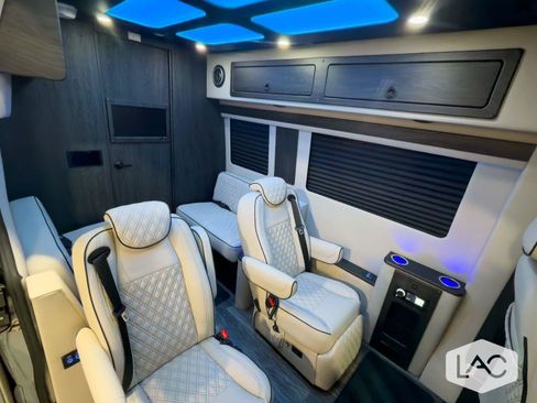 Used 2026 Mercedes-Benz Sprinter 2500 image 8