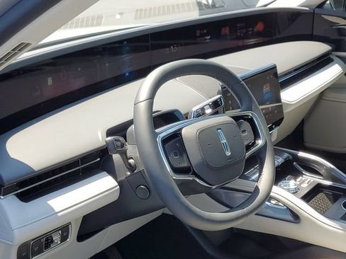 New 2026 Lincoln Nautilus Reserve AWD/4WD image 13