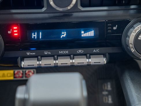 Used 2024 Toyota Tacoma TRD Off-Road image 30