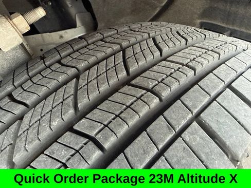 Used 2025 Jeep Grand Cherokee L Altitude RWD image 3